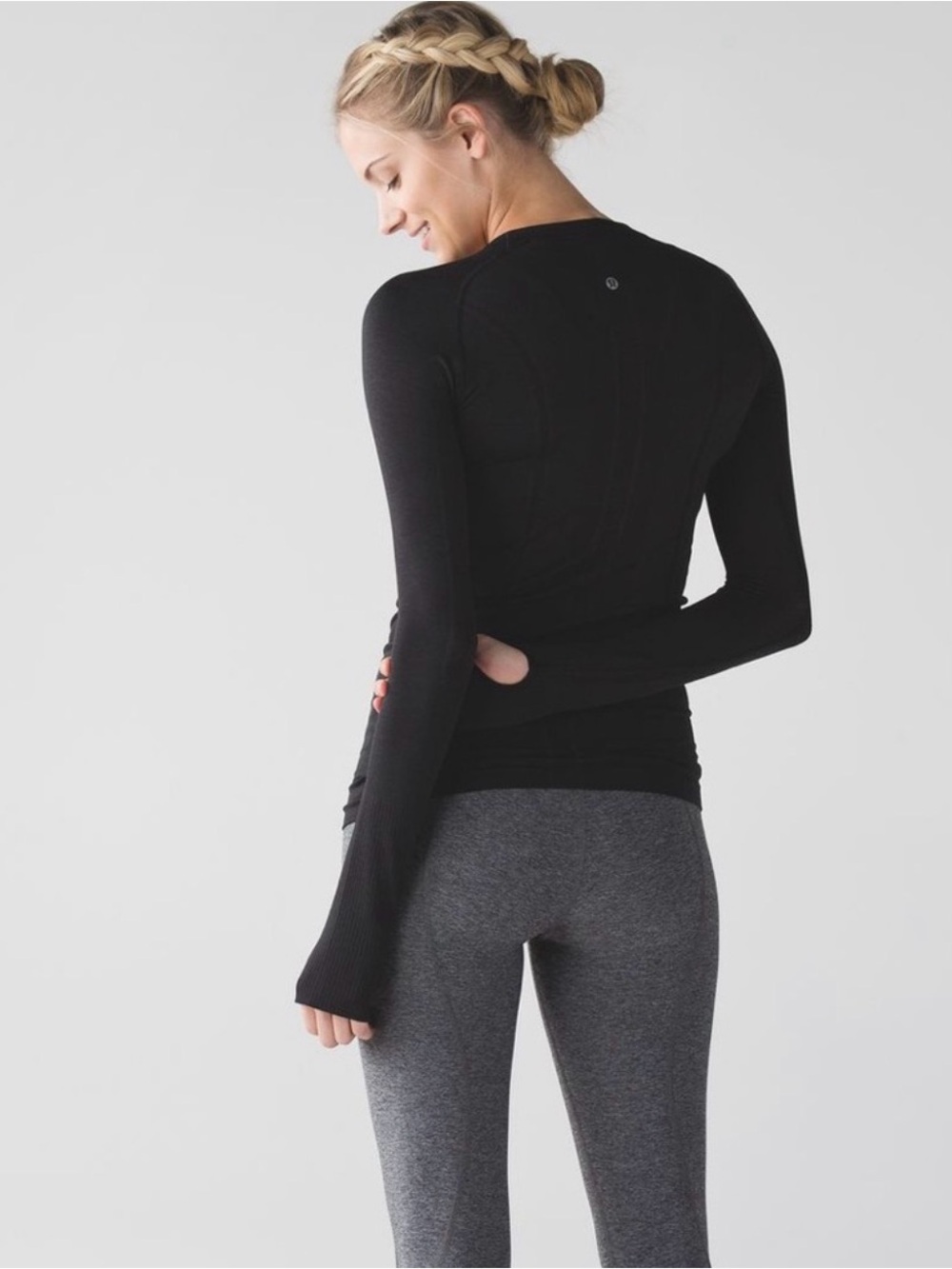 Lululemon Swiftly Tech 2.0 Long Sleeve Crew
Black / Black Size 8